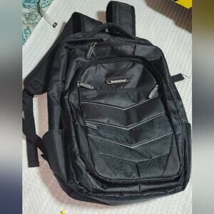 TRAVELERS CHOICE NWOT UNISEX BACKPACK TRAVEL BAG LAPTOP